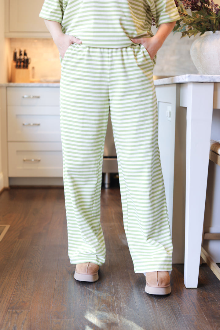Spring in Motion Pants - The Pink Tulip Clothing